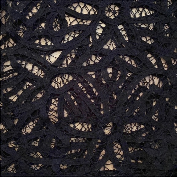 Black Lace Sleeveless Crochet Dress - Picture 2 of 4